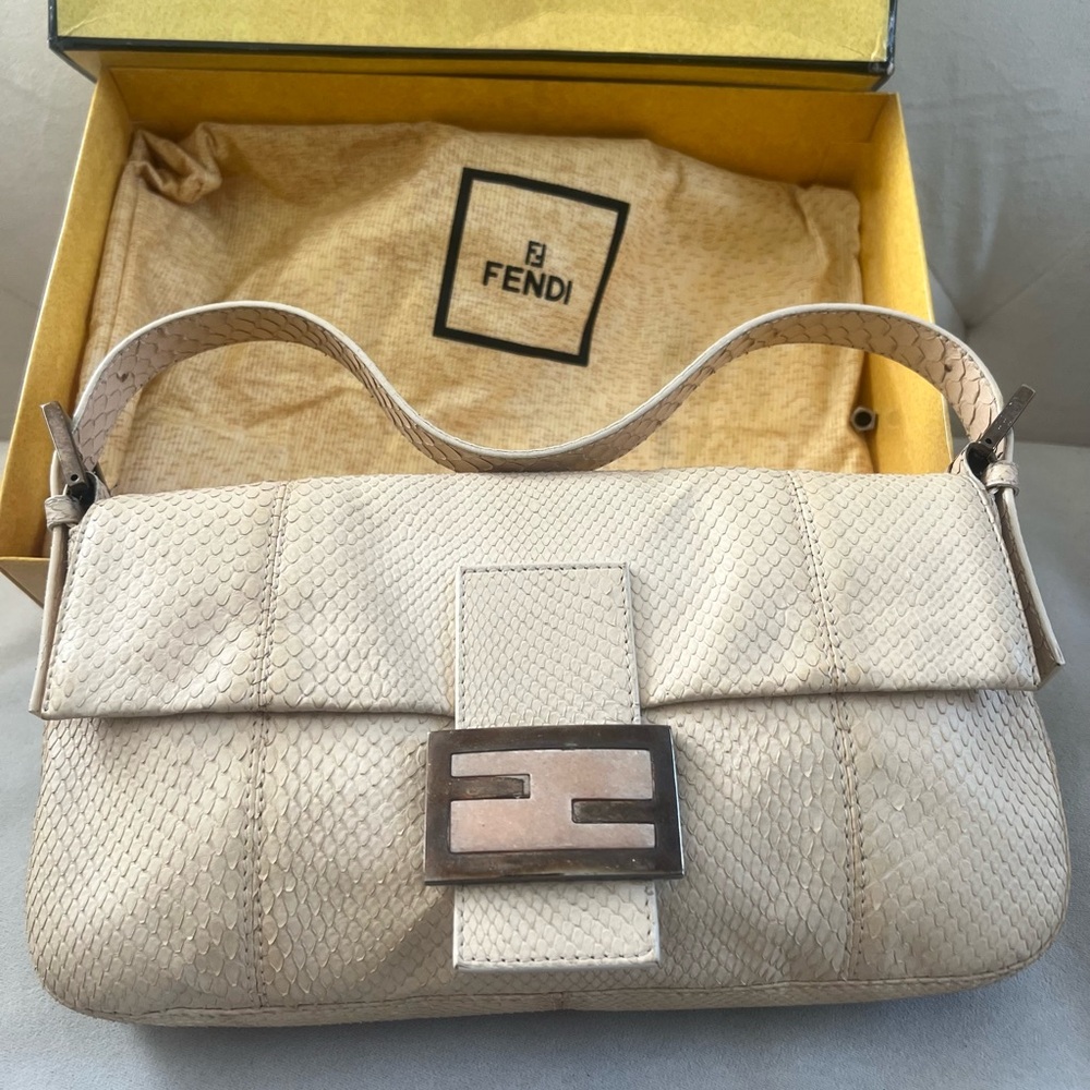 Fendi Snakeskin Baguette Bag - Picture 2 of 14